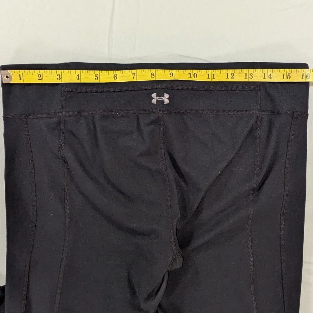 Under Armour HeatGear with Mesh Panel Detail Athletic Leggings Size Large Flaw